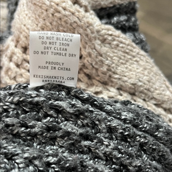 Kerisma Two-Tone Open-Front Cardigan in Gray & Cream - Picture 5 of 5